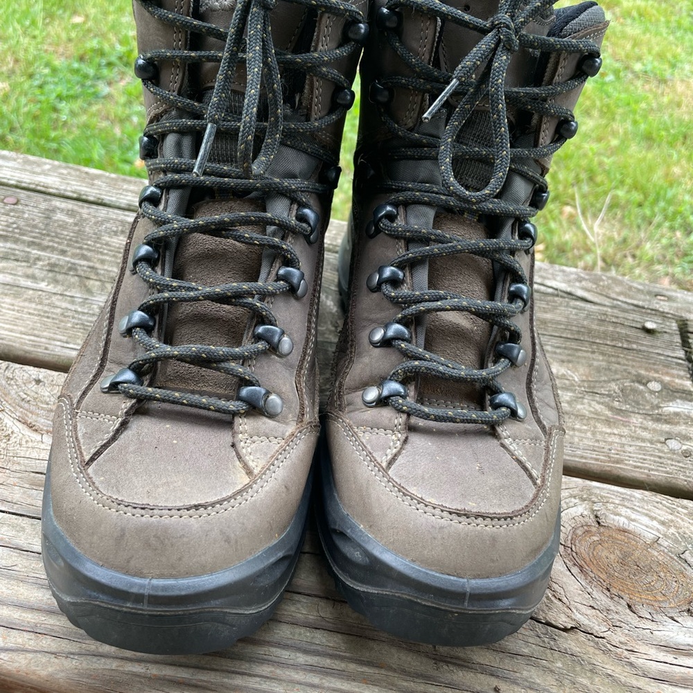 Lowa Renegade GTX Mid Gray Hiking Boots